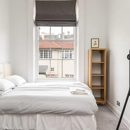 2, 2 Driffield Terrace Bright & Spacious 2-bed In - Pass The Keys *