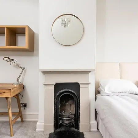 2, 2 Driffield Terrace Bright & Spacious 2-bed In - Pass The Keys ヨーク