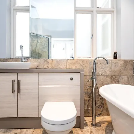 アパート 2, 2 Driffield Terrace Bright & Spacious 2-bed In - Pass The Keys *