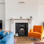 2, 2 Driffield Terrace Bright & Spacious 2-bed In - Pass The Keys
