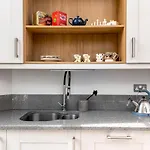 2, 2 Driffield Terrace Bright & Spacious 2-bed In - Pass The Keys 约克
