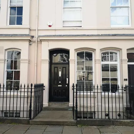 2, 2 Driffield Terrace Bright & Spacious 2-bed In - Pass The Keys * York